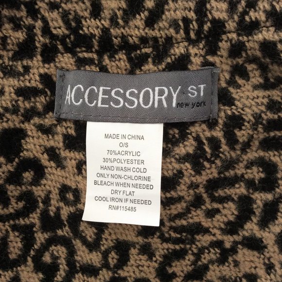 Fringed Animal Print Open Poncho Wrap With Frog Button Closures NWOT - Picture 6 of 6